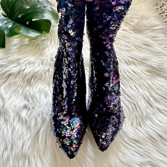 ❤️ Gorgeous Sequin Boots - Picture 7 of 11